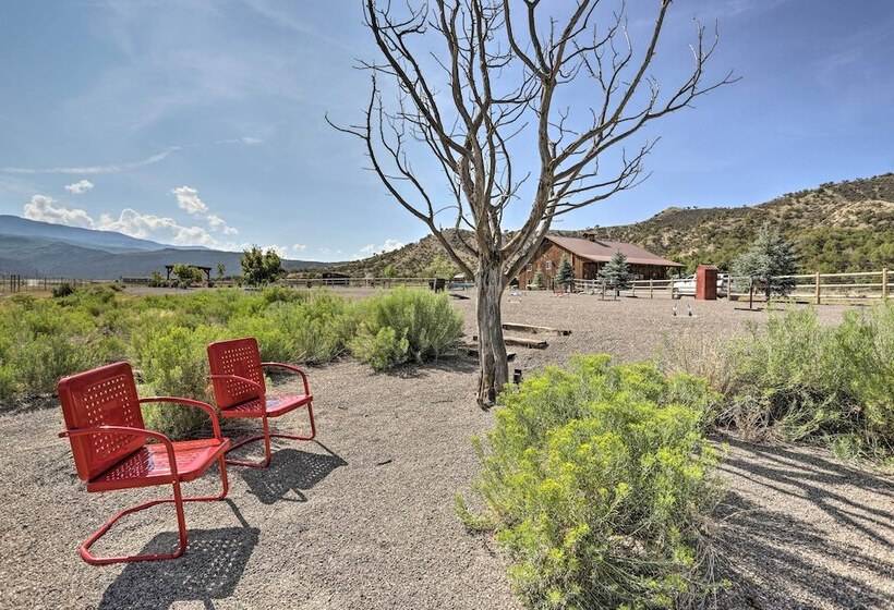 Montrose Barndominium On 7 Acres With Views!