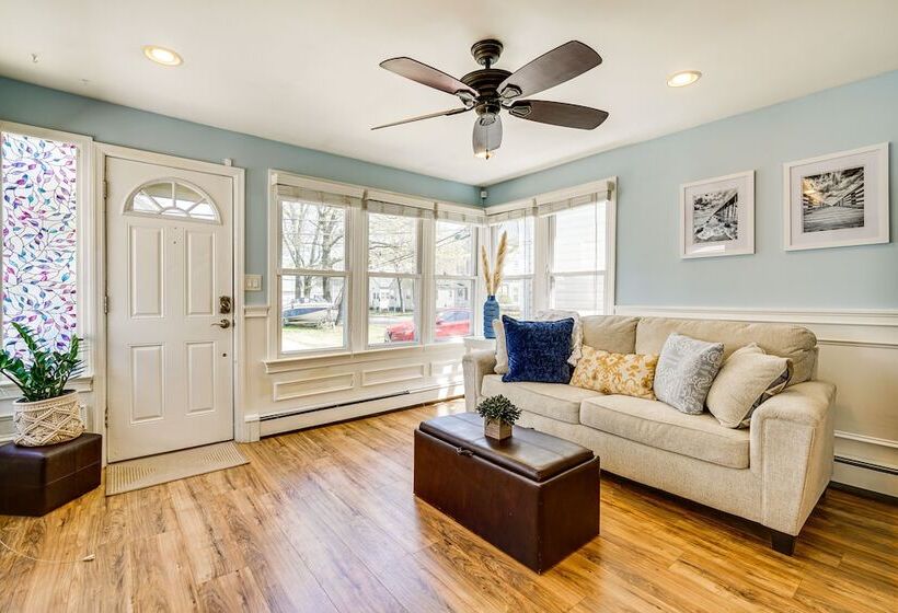New Jersey Abode   Near Theme Parks, Walk To Beach