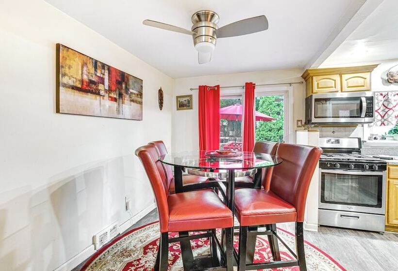 Newark Home W/ Deck & Fire Pit, 16 Mi To Nyc!