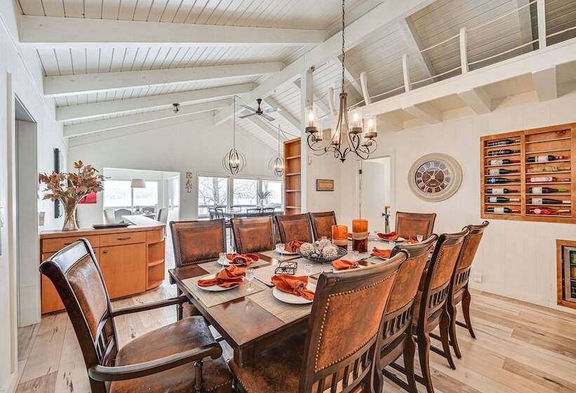 Lakeside Whitefish Cottage W/ Private Hot Tub!