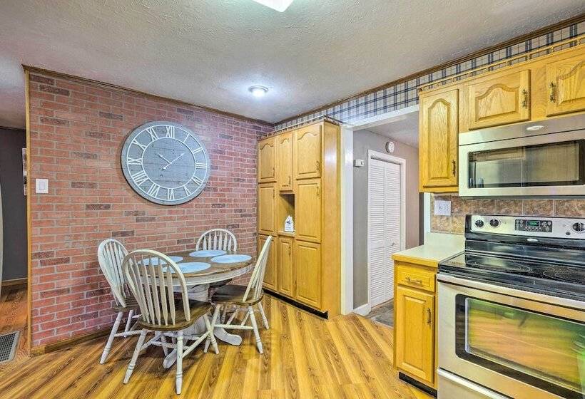 Pet Friendly Clarksville Home W/ Central A/c