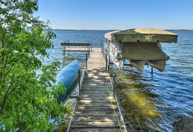 Pet Friendly Family Home Situated On Green Lake!