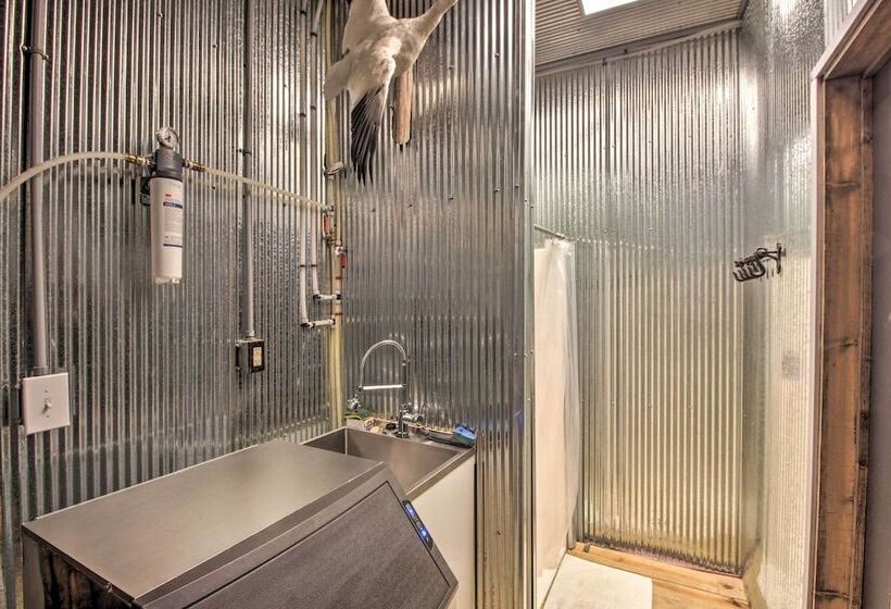 Pheasant Game Farm Missouri Vacation Rental!