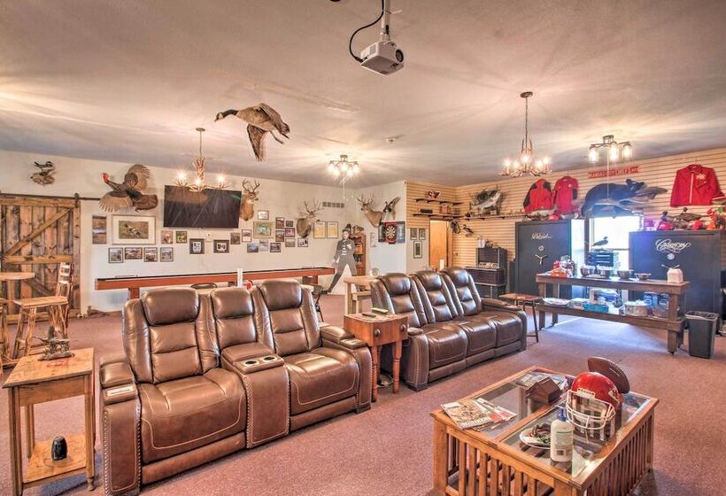 Pheasant Game Farm Missouri Vacation Rental!