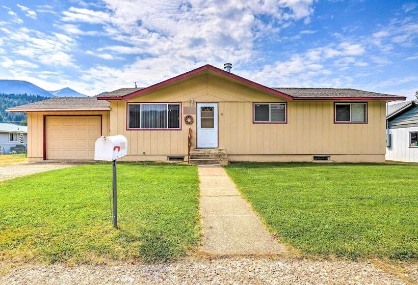 Quaint Kellogg Home W/ Deck & Mountain Views!