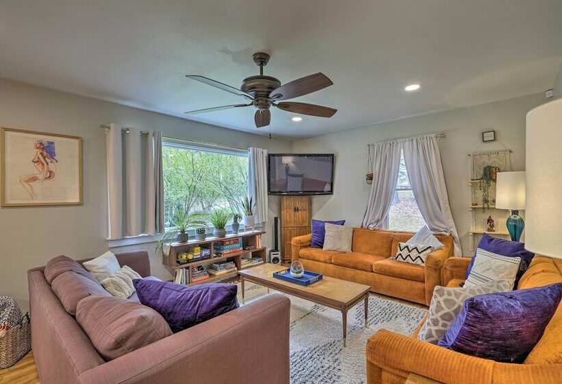 Renovated Eureka Springs Home   1 Mi To Downtown!