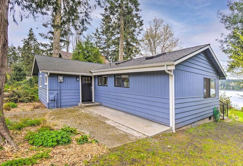 Renovated Kingston Home: Game Room & Deck!