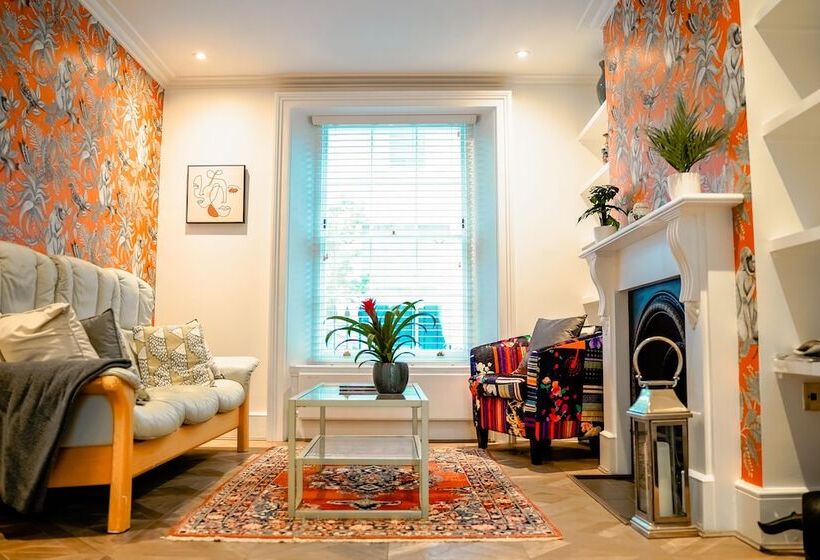 اقامتگاه Beautiful & Historic Victoria 3brs Retreat With Ac