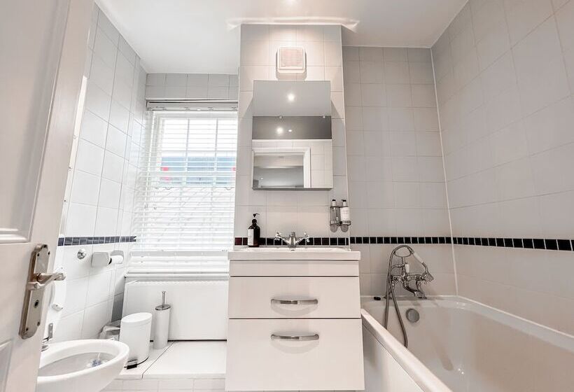 اقامتگاه Beautiful & Historic Victoria 3brs Retreat With Ac