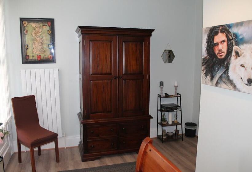 דירת נופש Stunning 4 Bed House In Belfast