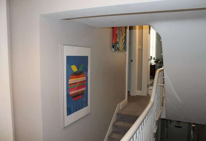 דירת נופש Stunning 4 Bed House In Belfast