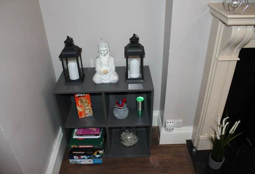 דירת נופש Stunning 4 Bed House In Belfast