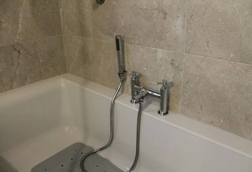 דירת נופש Stunning 4 Bed House In Belfast
