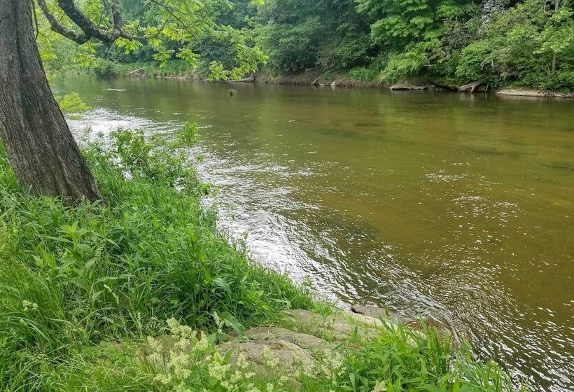 Riverfront Home W/ Fire Pit + Deck In Lansing