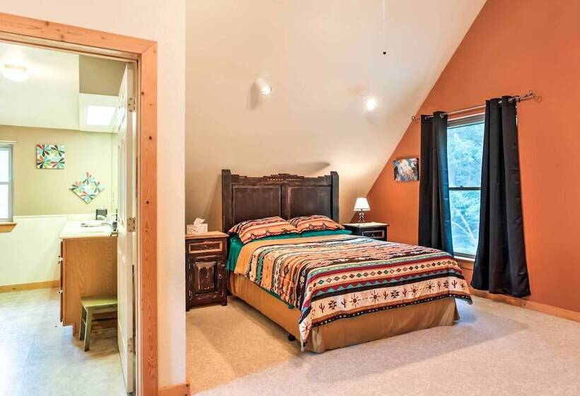 Cloudcroft Home W/ Spacious Stargazing Deck!