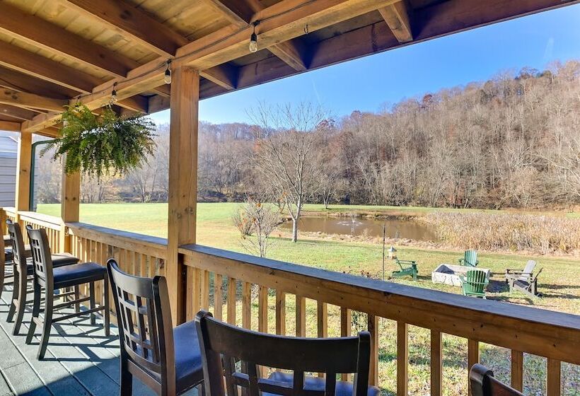 Secluded Retreat: Bbq, Lawn Games, & Fire Pit!