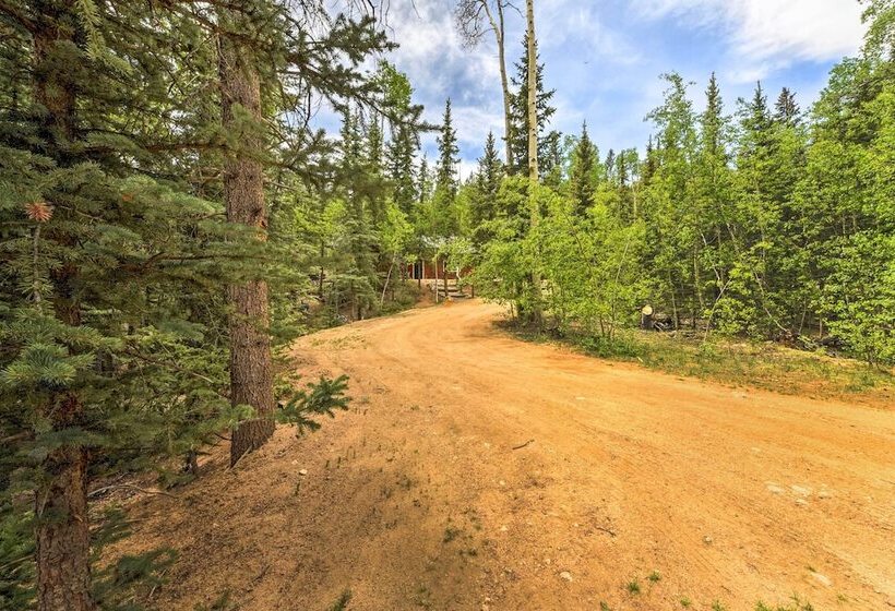 Bobcat Trail Cabin  On 3 Acres In Como!