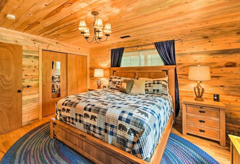 Bobcat Trail Cabin  On 3 Acres In Como!