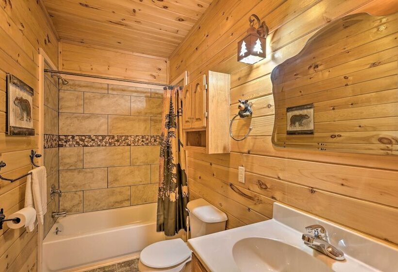 Sun Dappled Cadillac Gem W/ Kayaks & Grill!