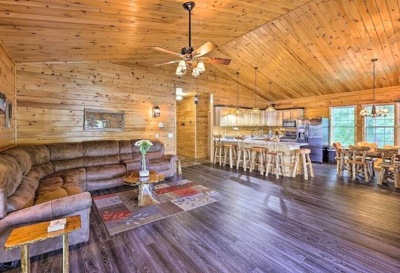 Sun Dappled Cadillac Gem W/ Kayaks & Grill!