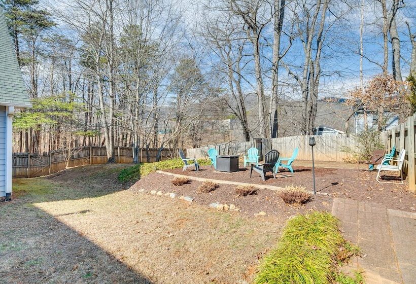 Quiet Black Mountain Home W/ Grill & Fire Pit