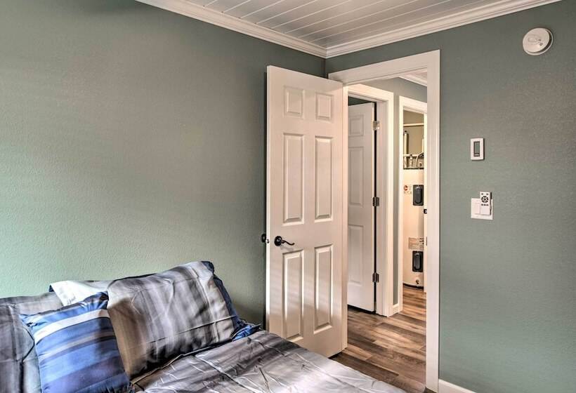 The Lakefront Home   5 Minutes From Detroit Lakes!