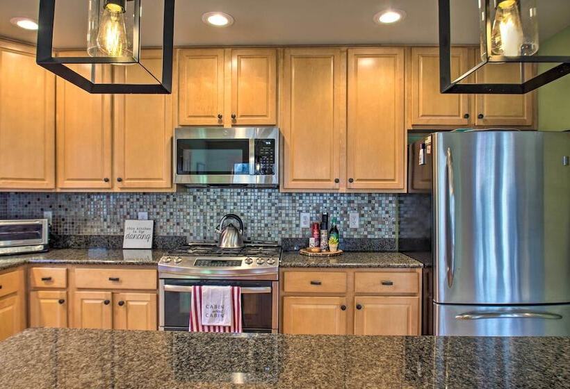 Wintergreen Resort Cabin: Near The Slopes!