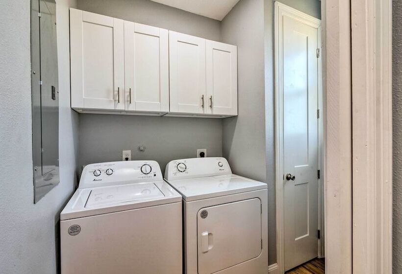 < 1 Mi To Coast: Jamaica Beach Home W/ Pool Access