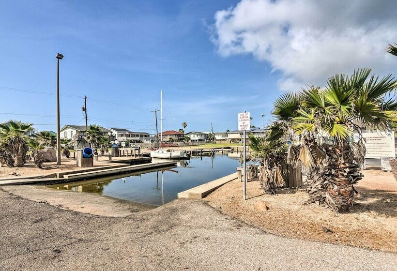 < 1 Mi To Coast: Jamaica Beach Home W/ Pool Access