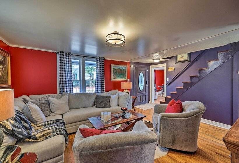 Walk To Dtwn: Historic Home In Eureka Springs