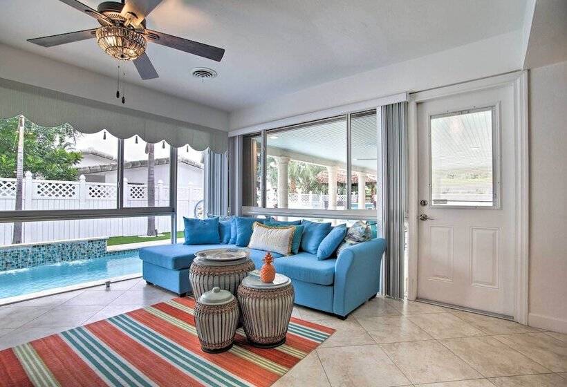 Vibrant Home W/ Outdoor Oasis ~ 1 Mi To Beach!