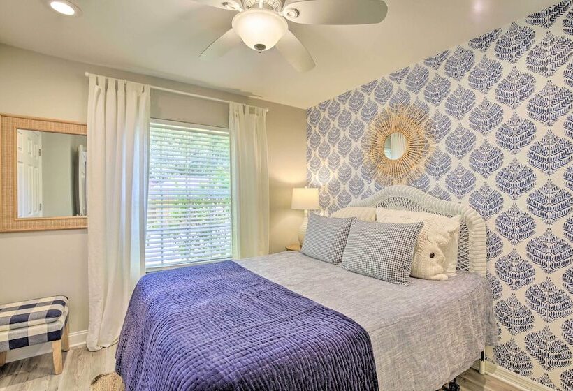 Waterfront Rancher Retreat   Exotic Bird Haven