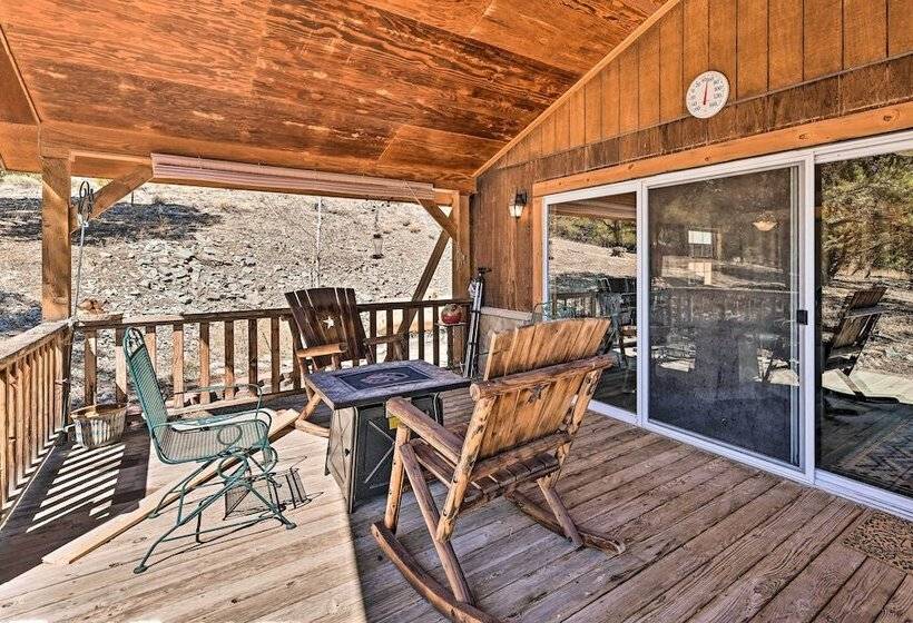 4 Season Mountain Escape With Breathtaking View!