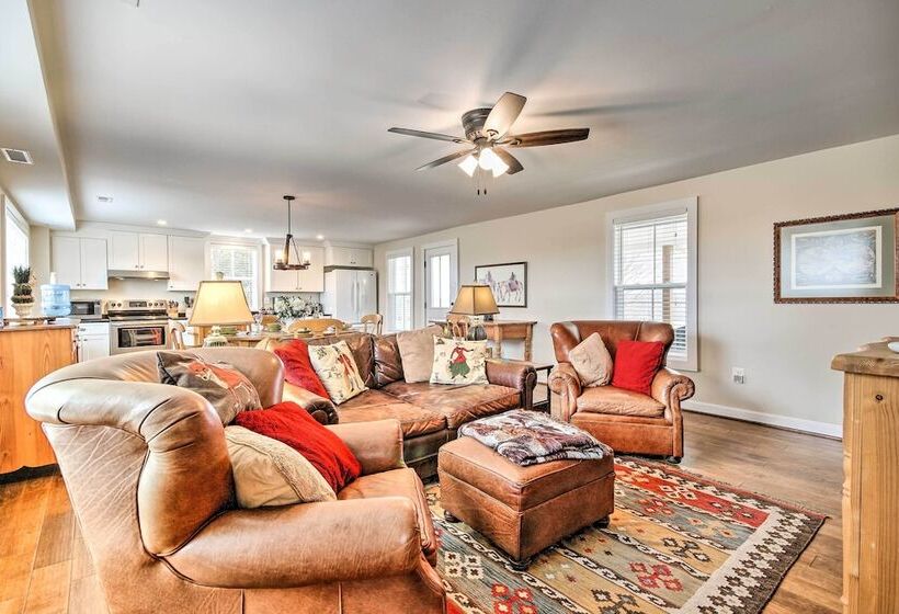 Anny S Farm House  In Round Hill Wine Country!