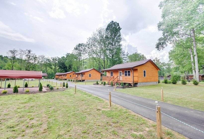 Bears Den  Cabin W/ Porch ~ 5 Mi To Bryson City!