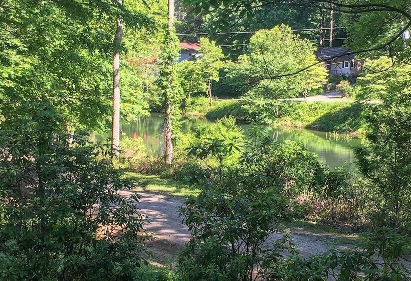 Blue Ridge Mountain Escape ~ 8 Mi To Chimney Rock