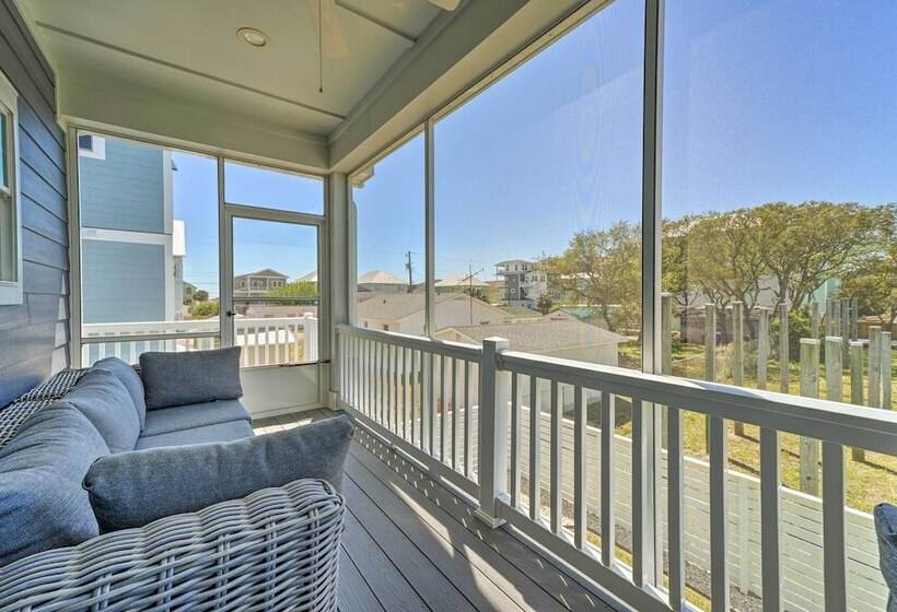 Bright Coastal Abode With Porch & Beach Access!