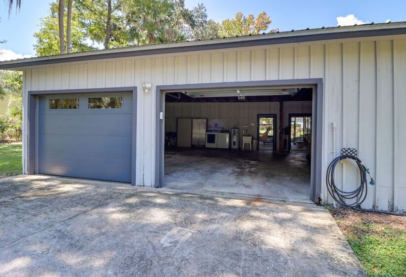 Charming Canalfront Retreat W/ Double Boat Slip!