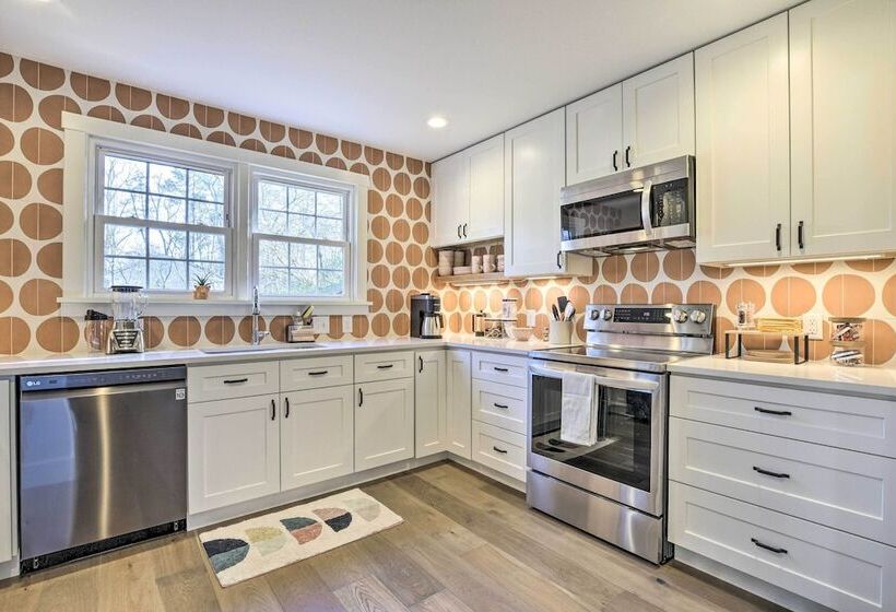 Charming Carrboro Home   Walk To Downtown!