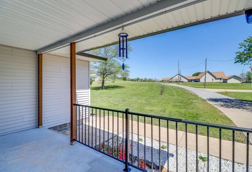 Charming Edgemont Home W/ Deck & Lake Views!