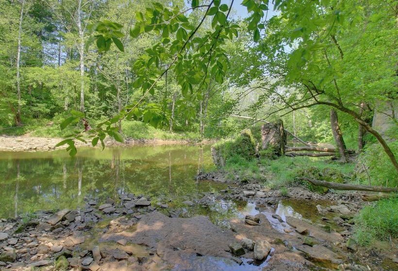 Riverside Cabin W/ 3 Decks In North Vernon!