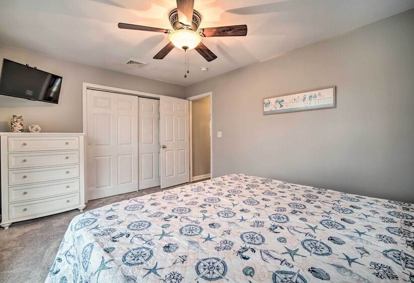 Charming Somers Point House W/ Private Pool!