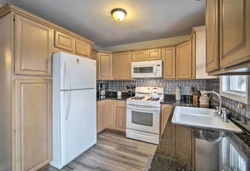 Charming Somers Point House W/ Private Pool!