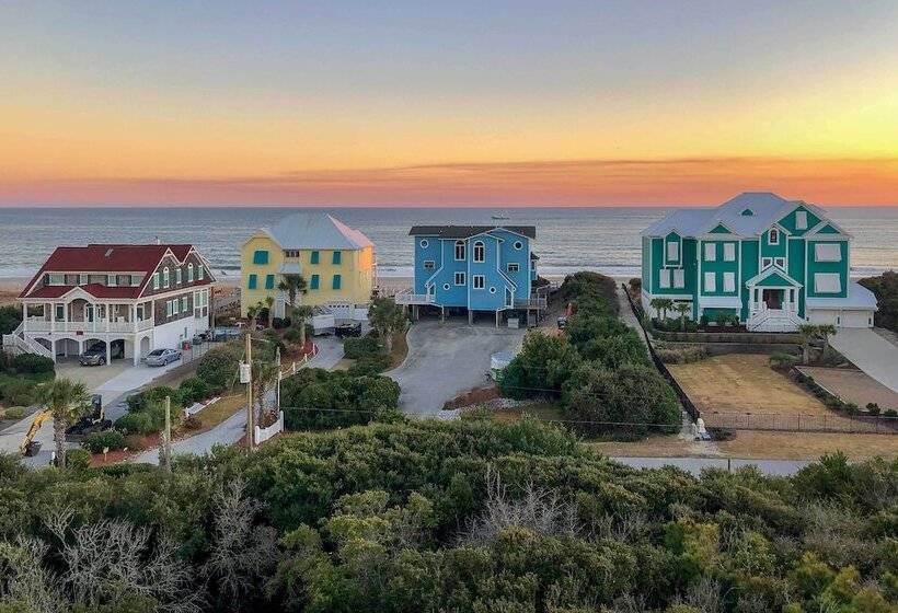 Coastal Vista    Walk To Emerald Isle Beach!