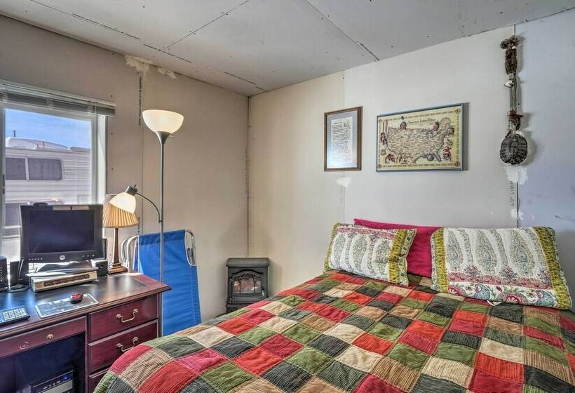 Como Retreat W/ Mountain Views: Near Hiking Trails