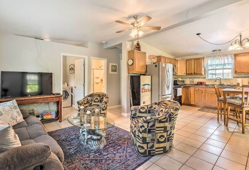 Cozy Canalfront Home < 2 Miles To Hudson Beach!