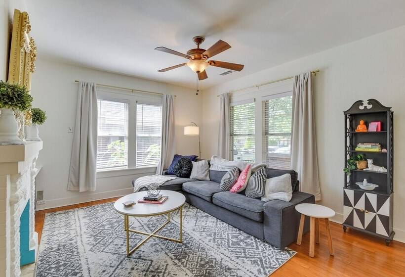 7 Mi To Dtwn Dallas: Cozy Home W/ Yard!
