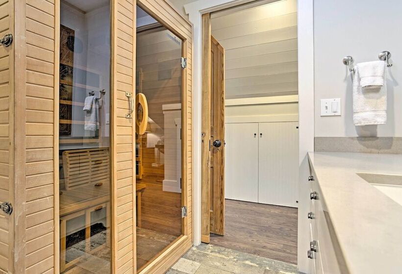 Enchanting Tryon Home W/ Hot Tub ~ 14 Mi To Tiec!