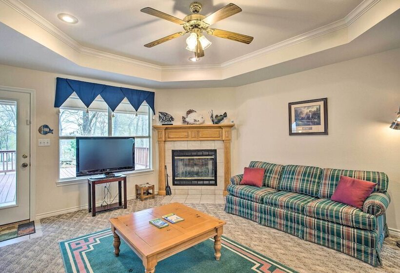 Family Alba Home W/ Boat Dock On Lake Fork!