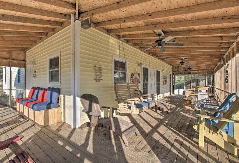 Family Friendly Home W/ Pool, Easy Walk To Beach!